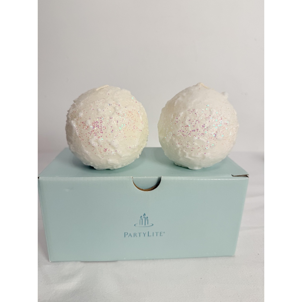 NWT PartyLite White Glitter Snowball Ball Decorative Candle Set of 2 Pieces New